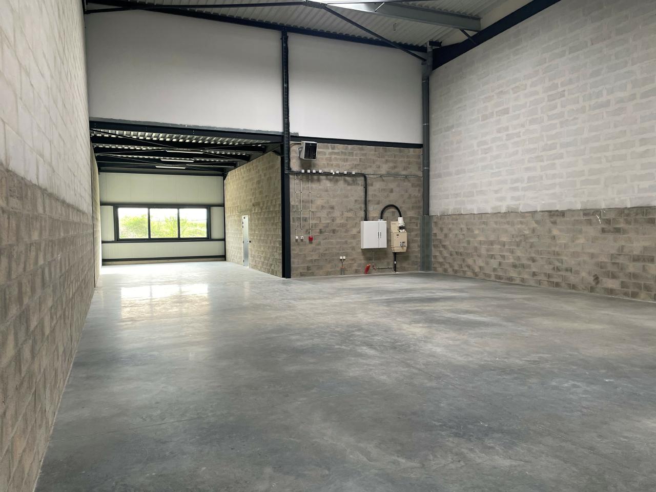 Local d'activité Flins-sur-Seine 381m² Vente local d'activité Flins-sur-Seine Yvelines OVACT2422183 3